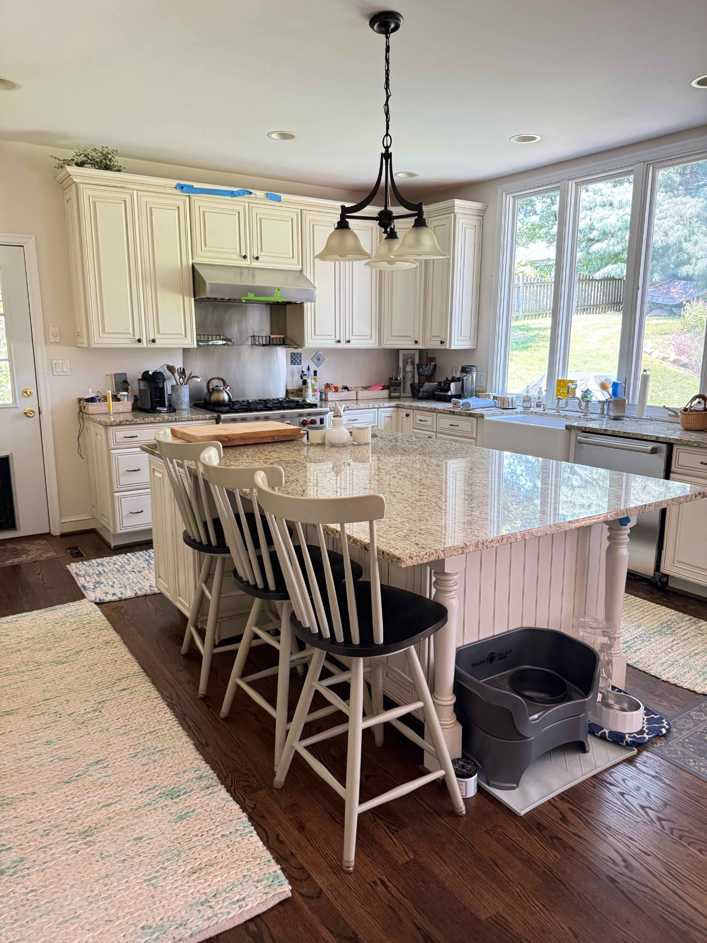 Dining room cleaned by Maid Bees
